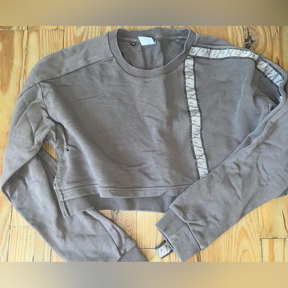 Cropped Gymshark sweatshirt - Picture 2 of 2